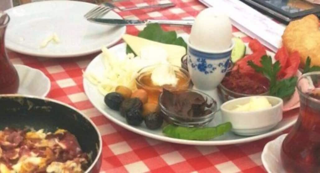 Besiktas En Guzel Kahvalti Mekanlari Ve Fiyatlari Gezenti Anne